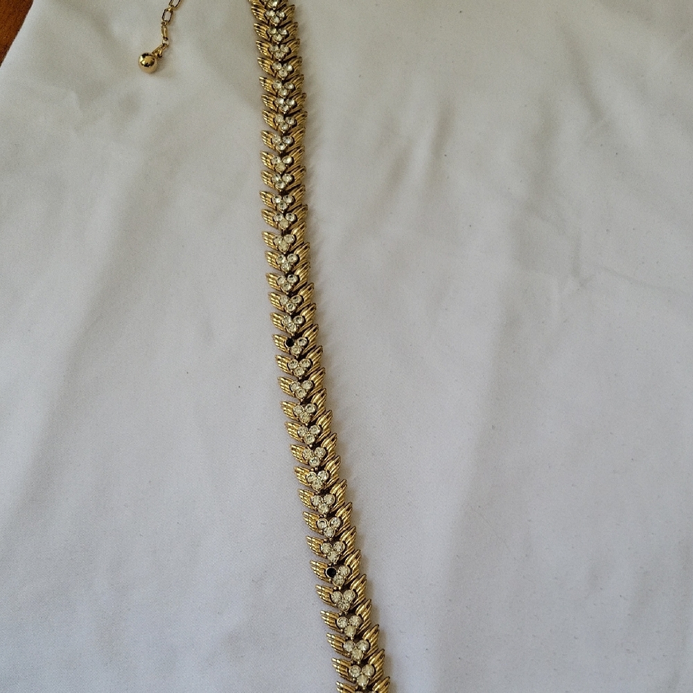 Vintage Trifari Gold Leaf Choker Necklace - Picture 2 of 8